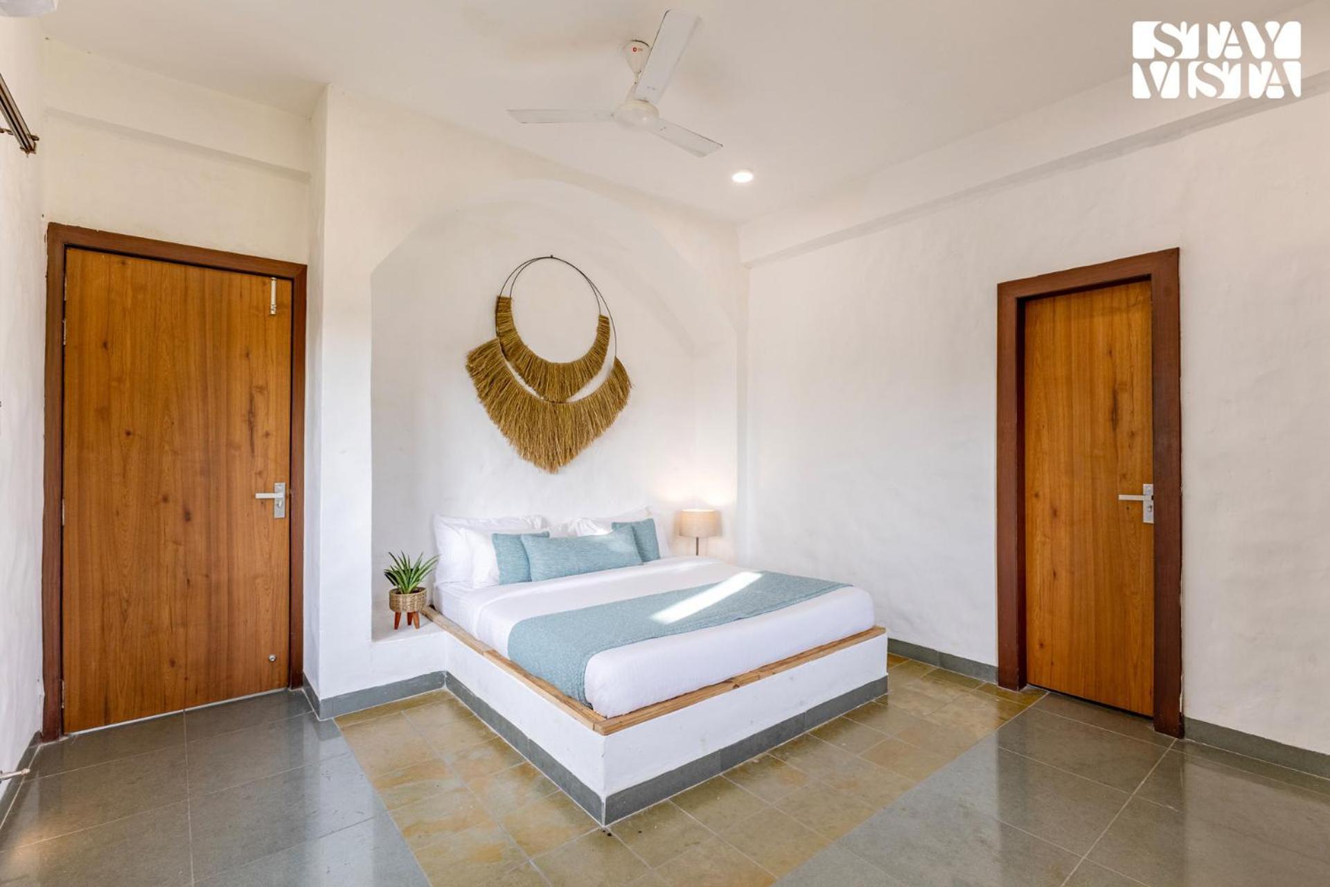 Stayvista At Lotus By The Lake With Pool, Bbq & Lawn Indore Exterior photo