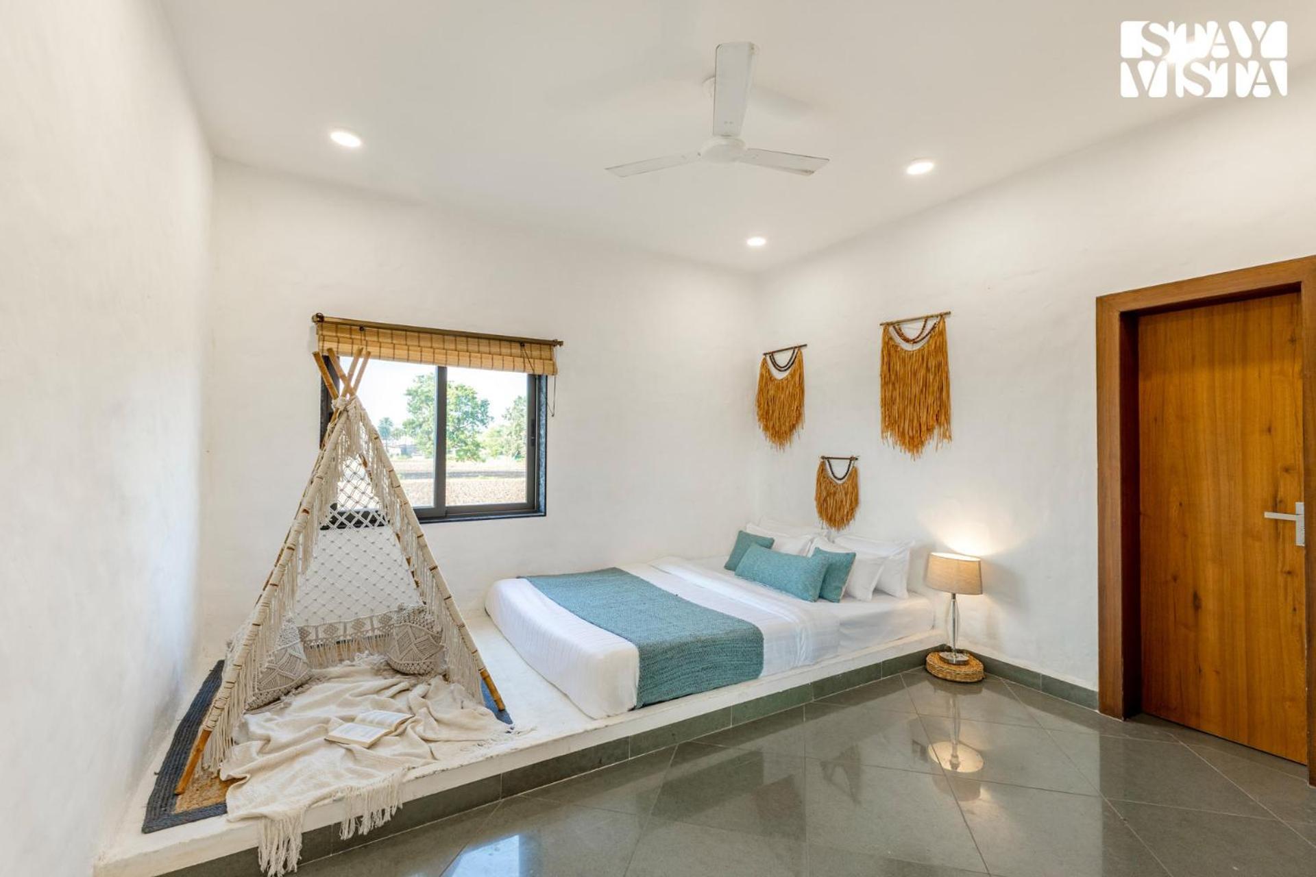 Stayvista At Lotus By The Lake With Pool, Bbq & Lawn Indore Exterior photo