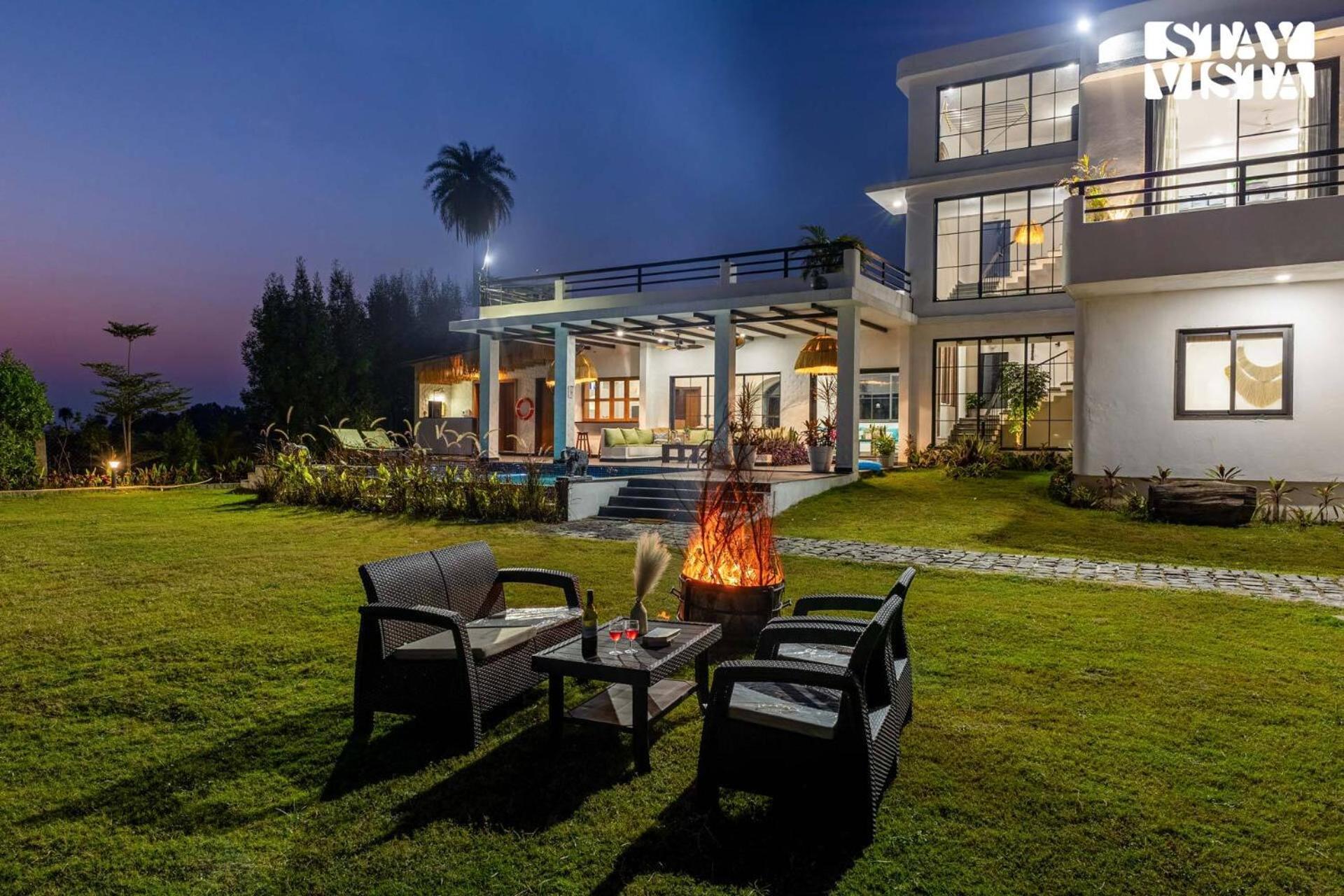 Stayvista At Lotus By The Lake With Pool, Bbq & Lawn Indore Exterior photo